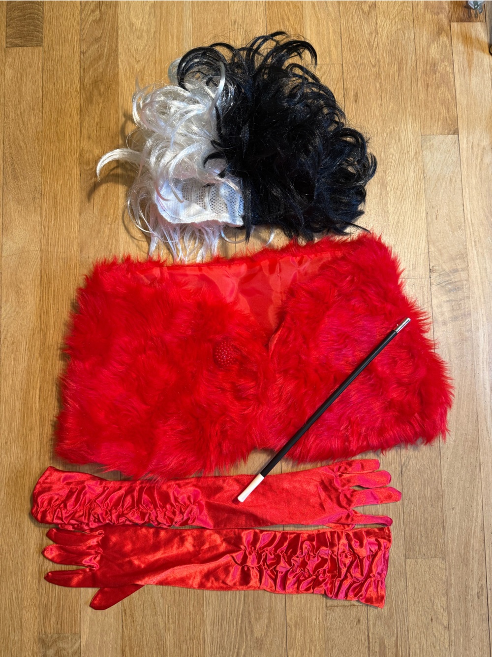 Cruella Deville Halloween Costume Accessories